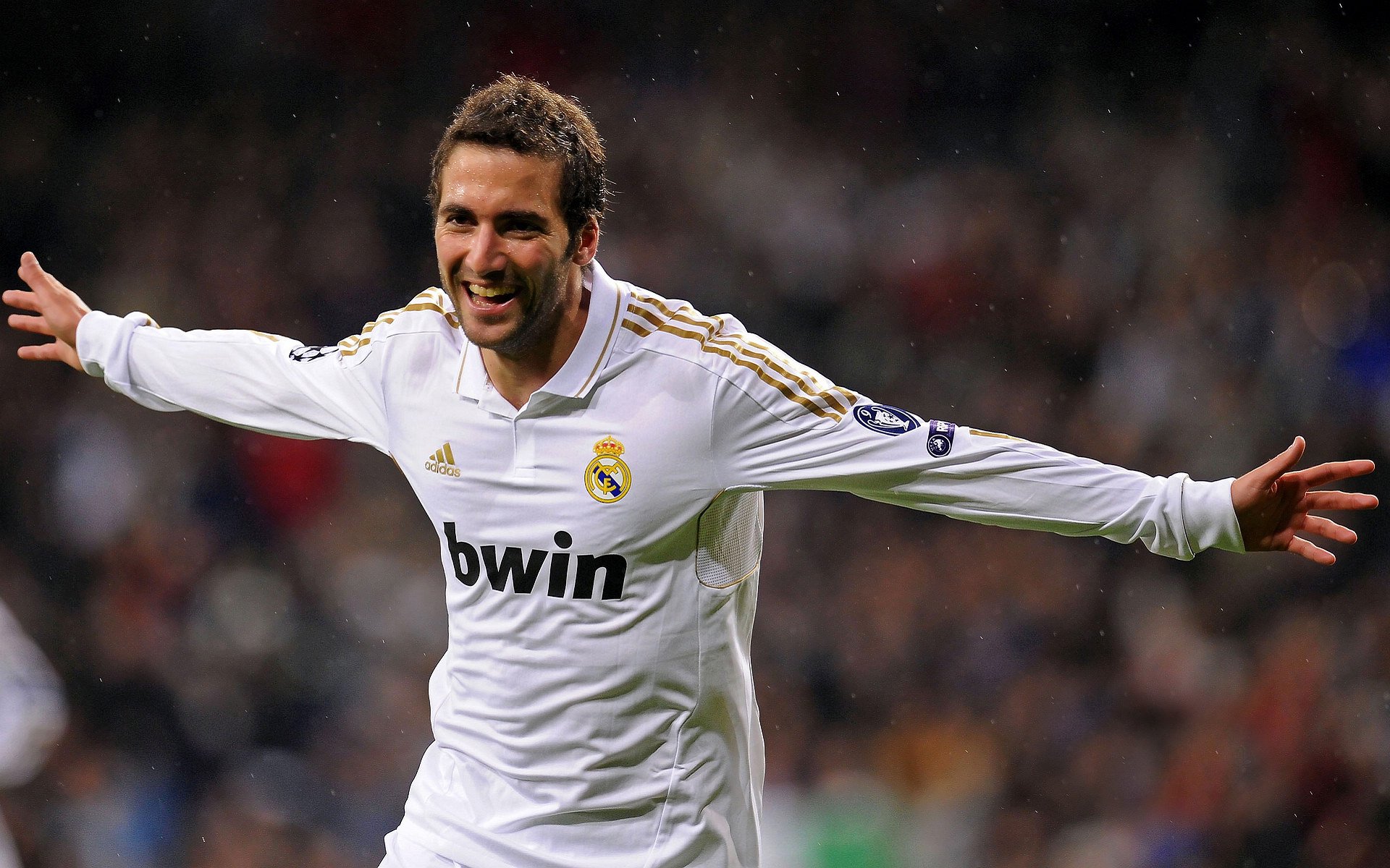 从球场到历史,卡塞米罗一锤定音,加拿大如何压制德国战车?